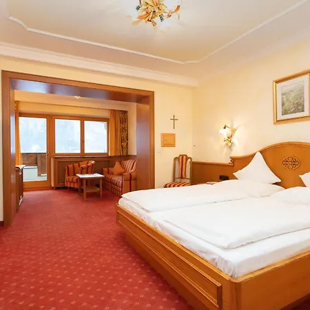 Unser Berghof 酒店 4*